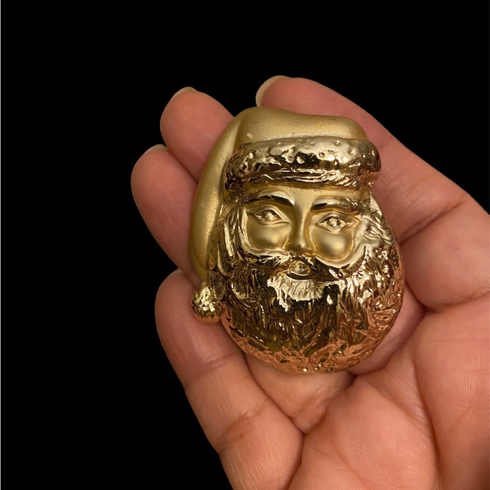 Vintage Santa Claus goldtone brooch/ CHRISTMAS plays ginger bells music - Picture 1 of 3